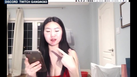 Twitch Streamers Flashing Her Boobs On Stream & Accidental Nipslips 79