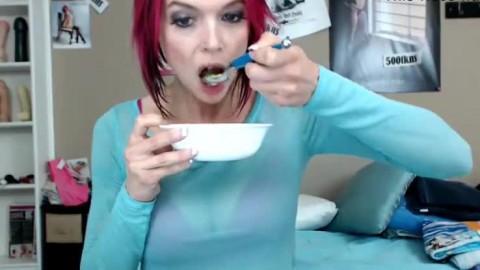 girl annabellpeaksxx squirting on live webcam - porn