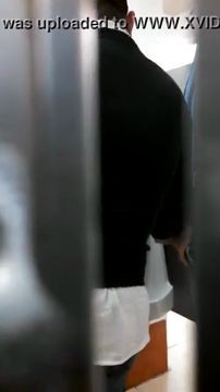 Quay len suc trai dep trong toilet 25 sec