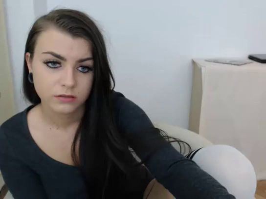 Young Youstinah Squirting On Live Webcam