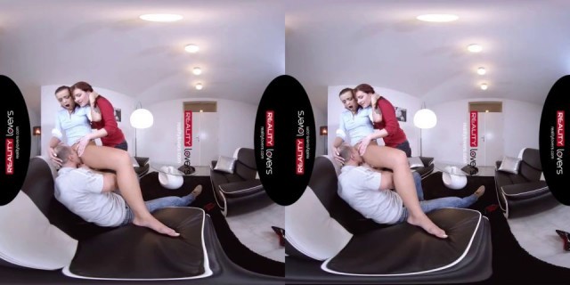 Daphne Klyde Public Survey Turns Into A Threesome Vr