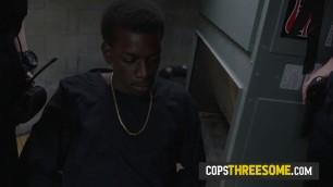 Milf cops make black suspect eat their coochies at private spot
