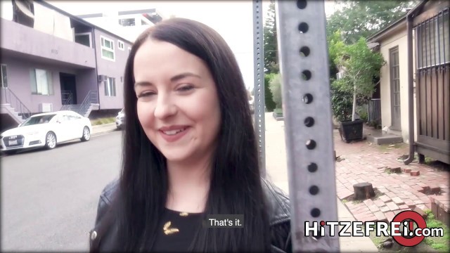 HITZEFREI Emma meets a guy from a German dating app