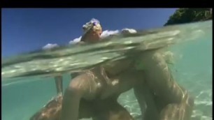 Lesbian Scuba Divers Who Fuck under Water