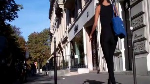 model_in_leggings_en_shoes_480p