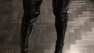 I know who wants to clean my boots today! - worship domination artofélociNB