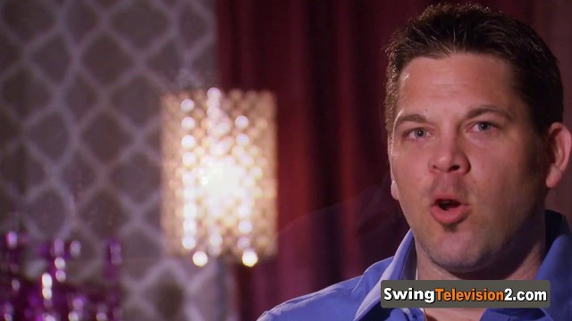 Swinger couples are having so much fun with all these kinky sexgames at the Swing House.