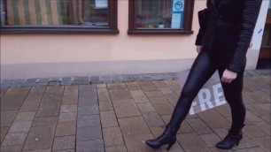 Caribig Markt walk in leather look tight leggings and leather jacket