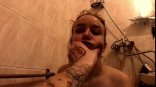 Wreck Teen Girl Licks Eggs And Sucks Dick In A Hot Bath