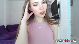 Cute Teen Showing Tits on Webcam