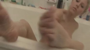 Rachel Shows Her Wet Nude Sexy Body In Bathtub