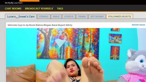 foot goddess webcam latina shows sexy feet and rubs pussy