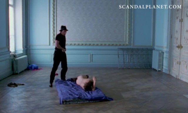 Marion Cotillard Nude Tits & Bush in 'chloe' on ScandalPlanetCom