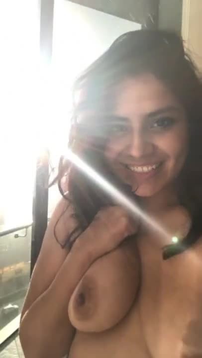 Hot Indian Girl Showing Full Nude Boobs in Balcony