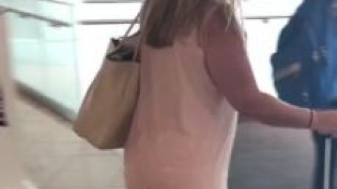 Huge PAWG MILF Candid