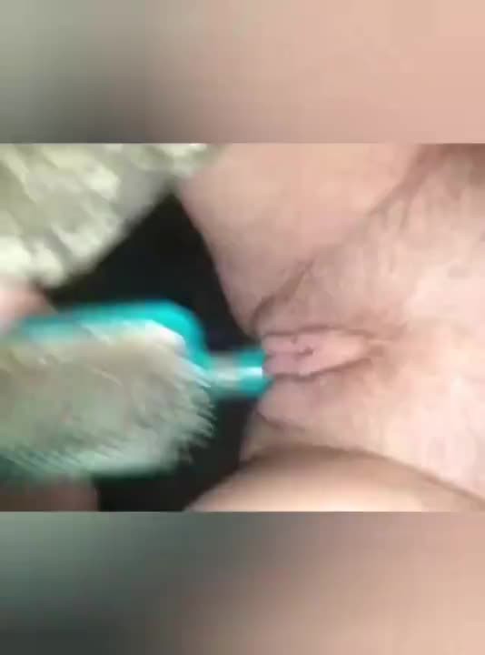 Teen Cumming on her Hairbrush for Daddy