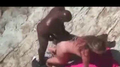 Malabari Negro Man Quietly Fucking a Firangi Euro Tourist on Goa Nude Beach