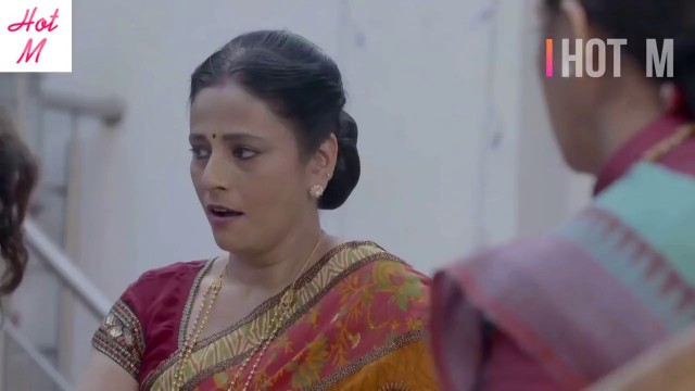 Hot Serial Actress Sexy Boobs Cleavage & Boobs Downblouse back Show Saree