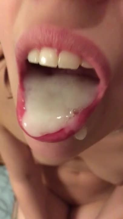 Close up Amateur Cutie Mouth Full of Cum and Swallow