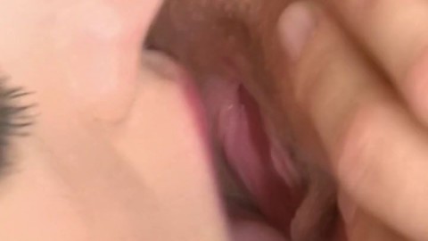 Tongue Fucking Lesbians