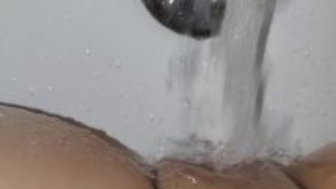 Water Masturbate, Moaning Orgasm