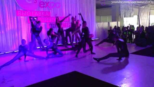 Live Sex Show Professional Erotic Acrobatic Dance on Stage (Russia Underground Porno Theater)