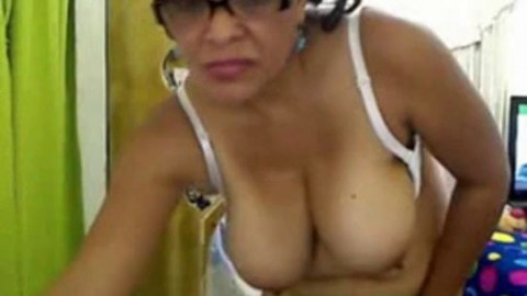 Big Boobs Mature BBW Latina With Glasses Masturbate
