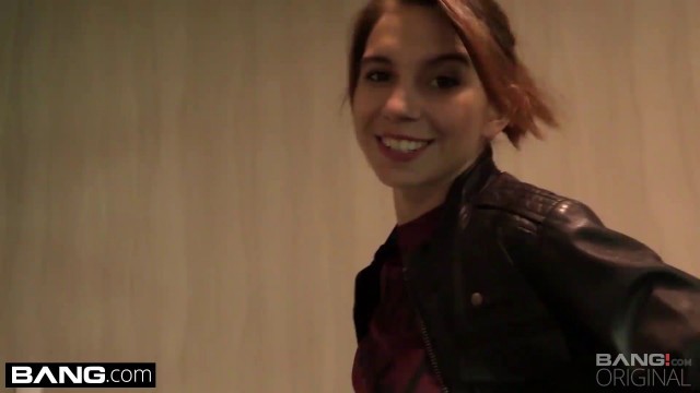 Flashing her pussy in a restaurant
