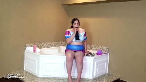 Pakistani Dream Girl Takes A Bubble Bath and Toys her Juicy Cunt!!