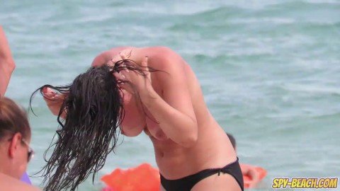 Amateur Beach Voyeur Huge Tits WIFE