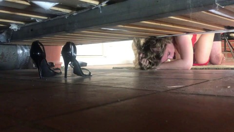 Stepmom stuck under the bed gets creampie from stepson - Erin Electra
