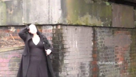 BBW amateur Emmas public masterbation and outdoor flashing of fat gal in homemad