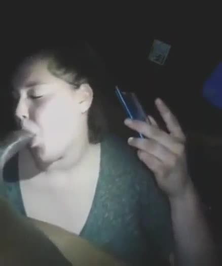 BBW records herself sucking BBC while driving