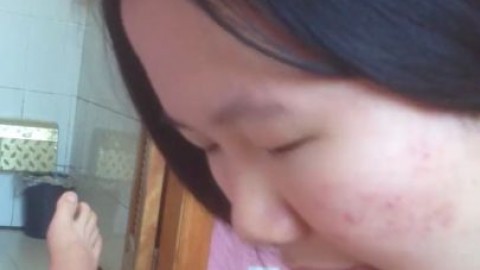 Ugly Chinese girl gave me a blowjob