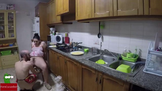 Cooking naked and eating pussy