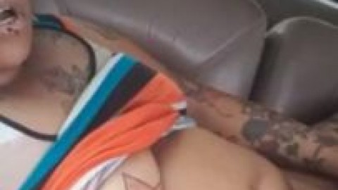 Fat Bitch Gets Pussy Eating In Car