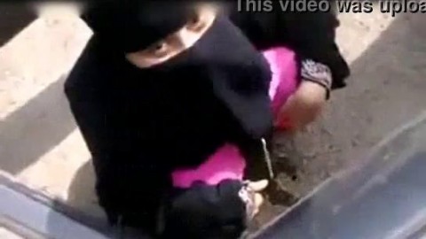 indian muslim girl pissing in open place