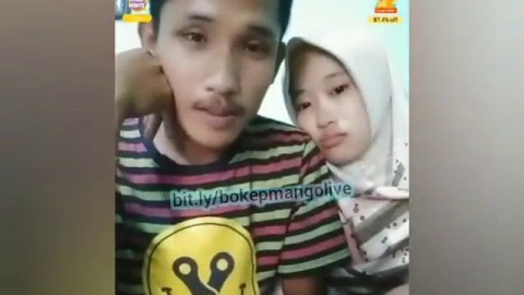 Bokep Indonesia Cewek Hijab Cantik Blowjob Kekasih Mas Ganteng - http://bit.ly/sexjilbab
