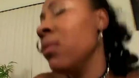 Black girl fucked and face cum splashed, uploaded by Inelle1