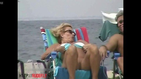 Amazing Hot Naked Blonde milf filmed at the beach voyeur cam, uploaded by arendi
