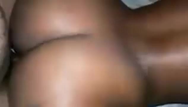 The way she throw it back makes me cum quick