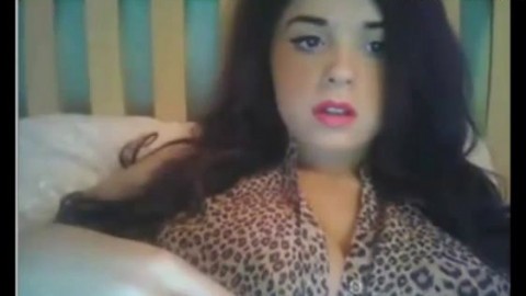 Sexy Teen exposes her huge tits on webcam