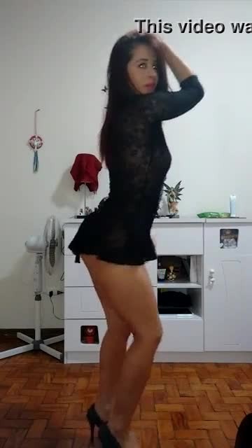 Shy But Sexy Girlfriend Striptease And Dancing - streaptease.net