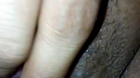 Enorme pata de camello ( cameltoe ) de los labios vaginales de Sandy Candela