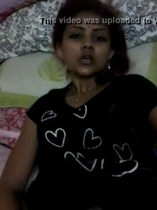 Tamil girl fingering pussy