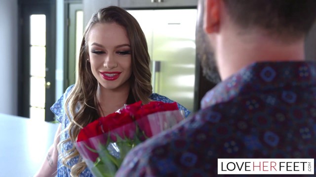 Naomi Swann gives feet and anal treat for Valentines Day