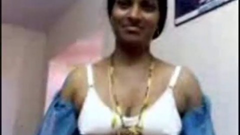 Horny village girl sona smiles while showing off her naked body - Watch Indian Porn[via torchbrowser