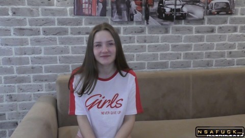 REAL VIRGIN TEEN GIRL LOSES HER VIRGINITY