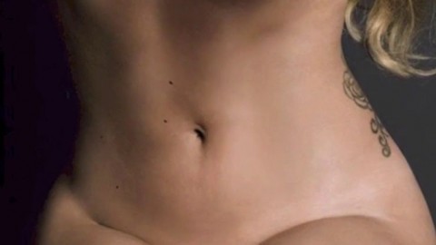 Lady Gaga Topless: http://ow.ly/SqHxI