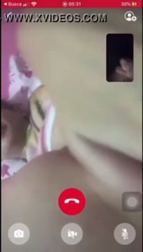 Duvido não gozar com essa gostosa toda molihadinha pornô brasileiro